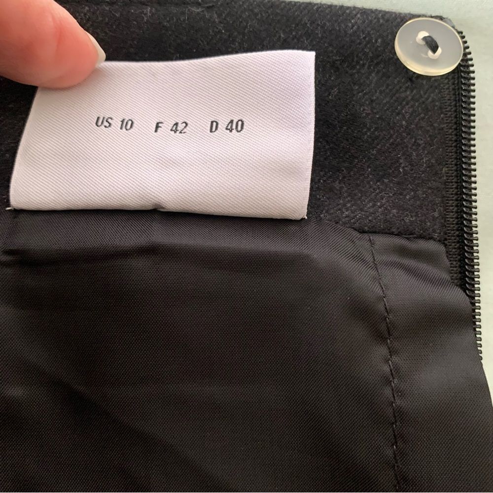 Akris Punto Black A Line Skirt 100% Wool size 10 Classic Business Casual - Picture 4 of 10